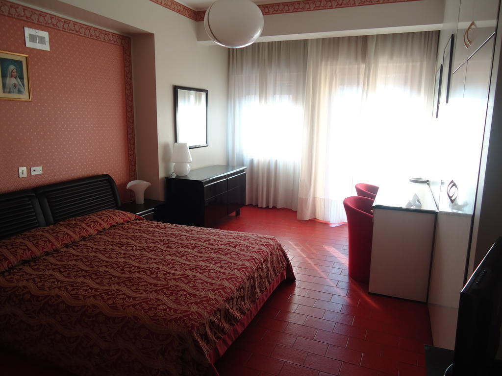 Hotel Ristorante Mommo Polistena Quarto foto