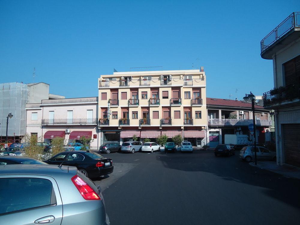Hotel Ristorante Mommo Polistena Exterior foto